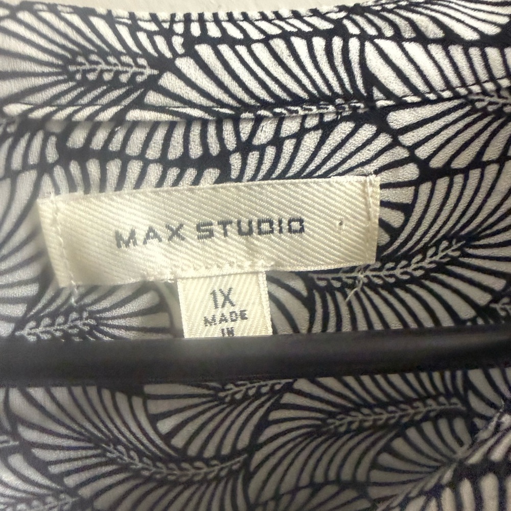 Max Studio Black & White Abstract Fan-Print Blouse - Picture 2 of 3